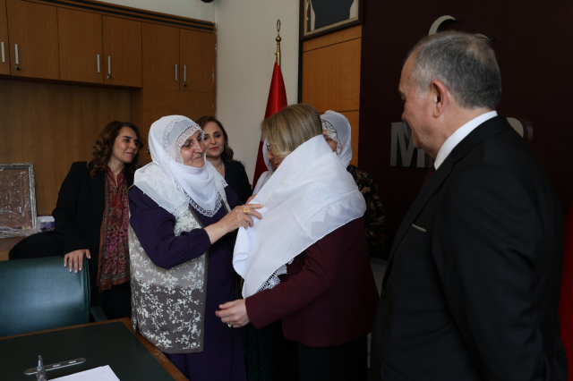 Barış Anneleri'nin ilk durağı MHP oldu! Görüşmede dikkat çeken anlar