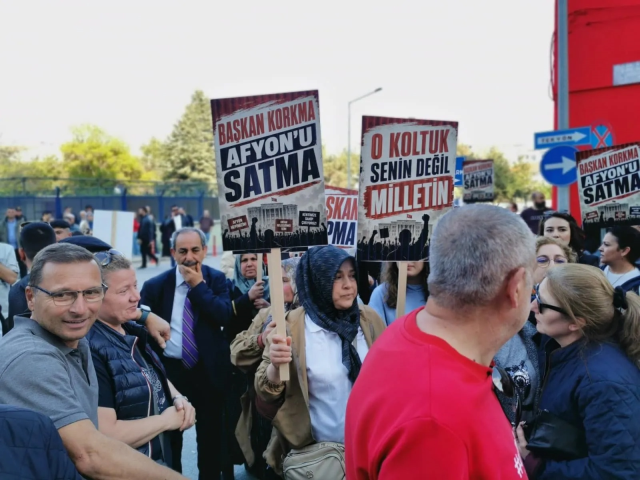 Burcu Köksal’ın AK Parti’ye geçeceği iddiası Afyon’u ayağa kaldırdı