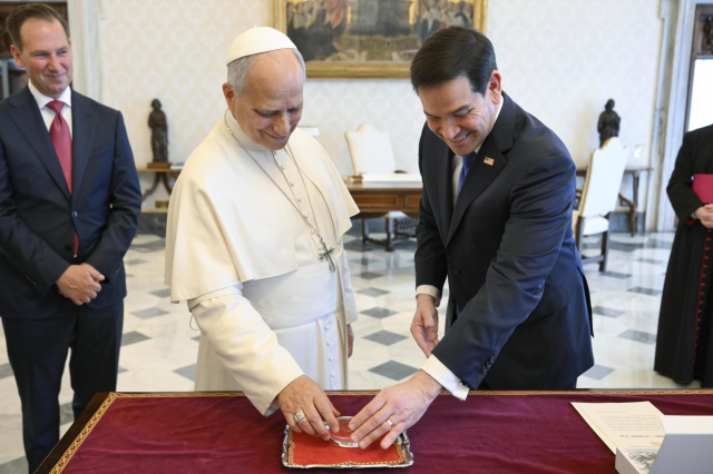 Gerilim sonrası ilk temas! Rubio ile Papa Vatikan'da bir araya geldi