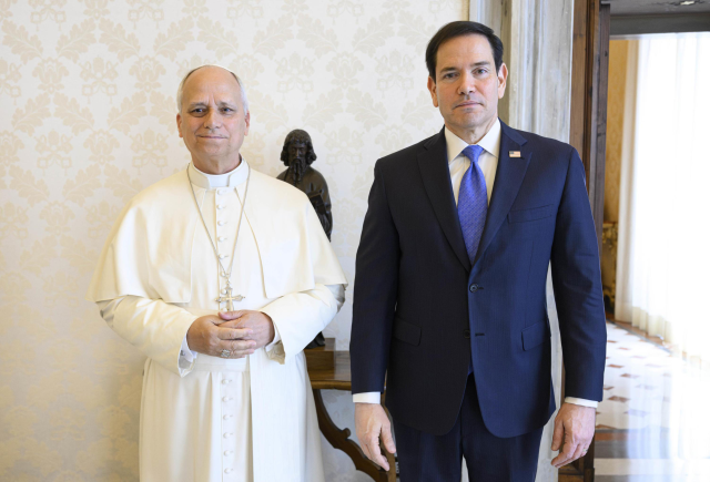 Gerilim sonrası ilk temas! Rubio ile <a class='keyword-sd' href='/papa/' title='Papa'>Papa</a> Vatikan'da bir araya geldi