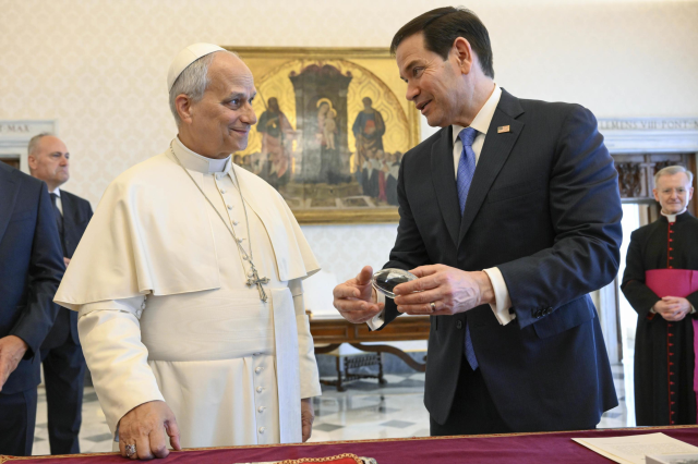 Gerilim sonrası ilk temas! Rubio ile Papa Vatikan'da bir araya geldi