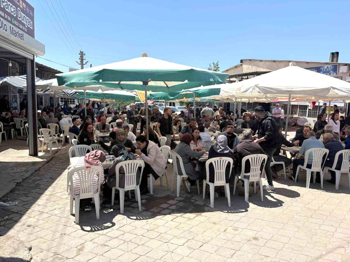 Gördes Sanayi Sitesi\'nden 6 bin kişilik hayır yemeği