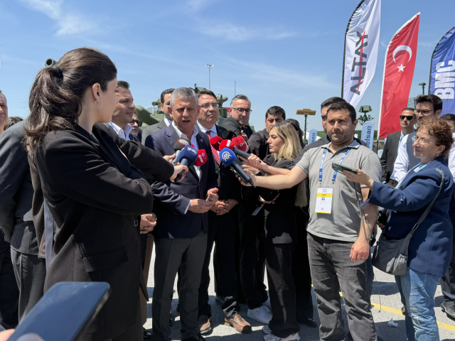 Özgür Özel'den SAHA 2026'ya ziyaret: Etkilenmediğim yok, hepsi harika