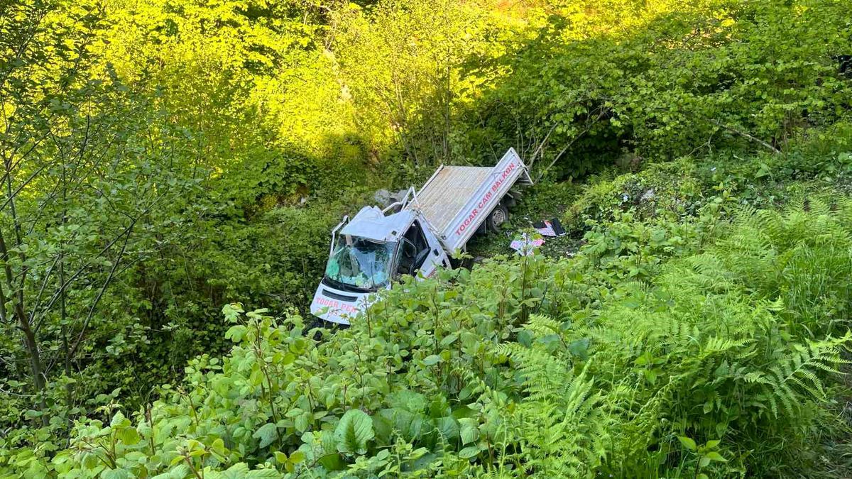Samsun\'da Trafik Kazası: 1 Ölü, 2 Yaralı