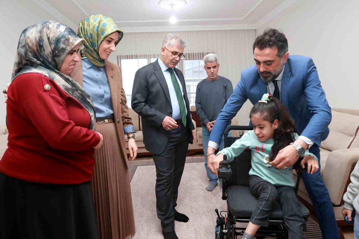 Sümeyye\'nin Rüya Gibi Sandalyesi