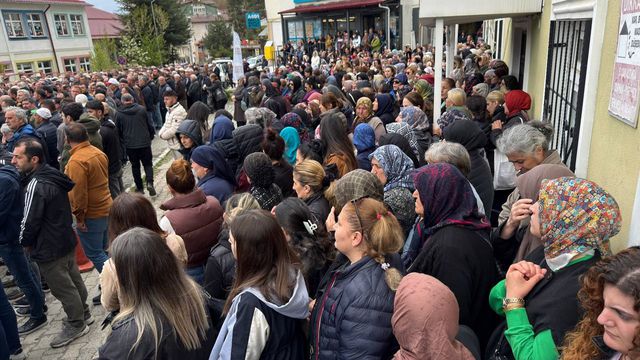 Kızının istismarına dayanamayan anne böyle son yolculuğuna uğurlandı