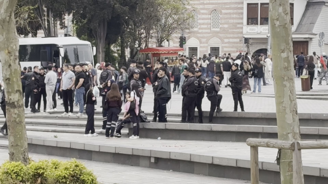 Beşiktaş İskelesi'nde karşılaştığı husumetlisini palayla kovaladı, polis ateş açtı: 4 yaralı