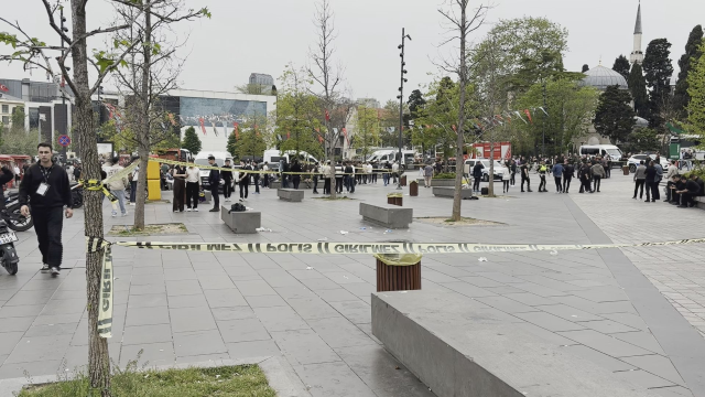 Beşiktaş İskelesi'nde karşılaştığı husumetlisini palayla kovaladı, polis ateş açtı: 4 yaralı
