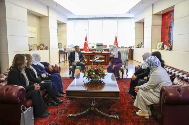 Barış Anneleri CHP'yi ziyaret etti