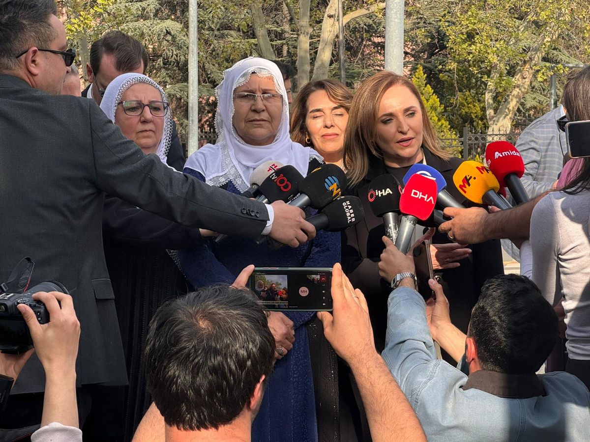 Barış Anneleri\'nden Öcalan\'a Görüşme Talepleri