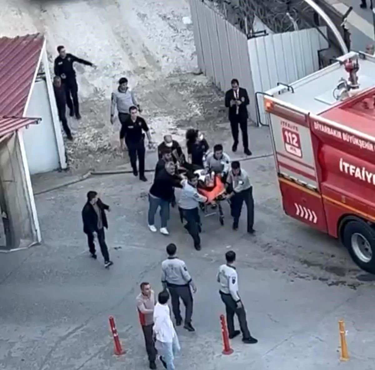 Diyarbakır\'da Otelde Yangın: 13 Yaralı