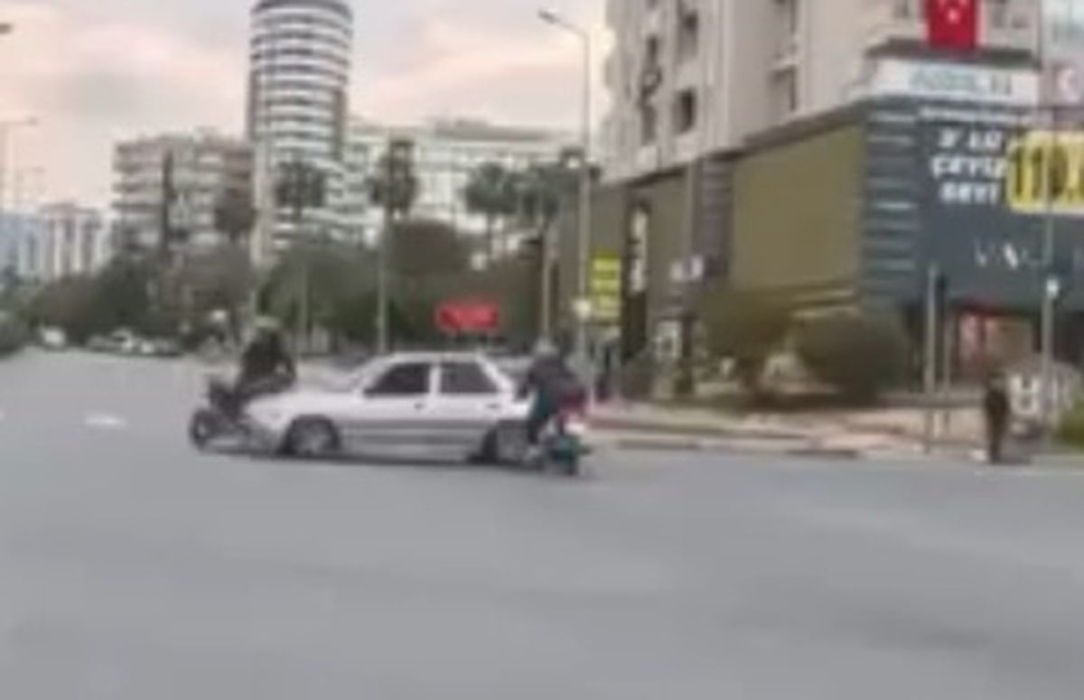 Mersin\'de Kavşak Kazası: 1 Yaralı