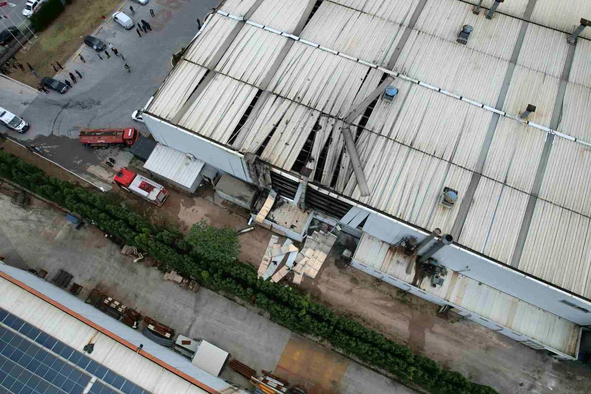 Hendek\'te Fabrika Patladı: 8 İşçi Yaralı