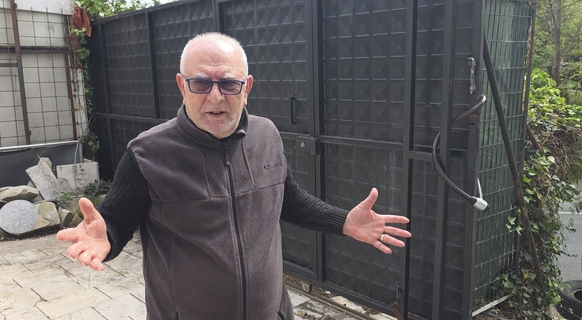 Aylarca kira ödemediği için tahliye edilen eski kiracı, 74 yaşındaki mülk sahibini odunla dövdü