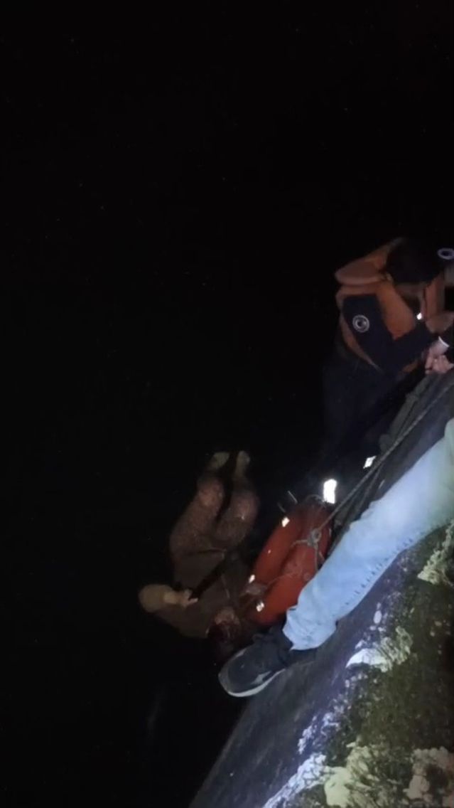 Seyhan Nehri’ne düşen kadın kurtarıldı