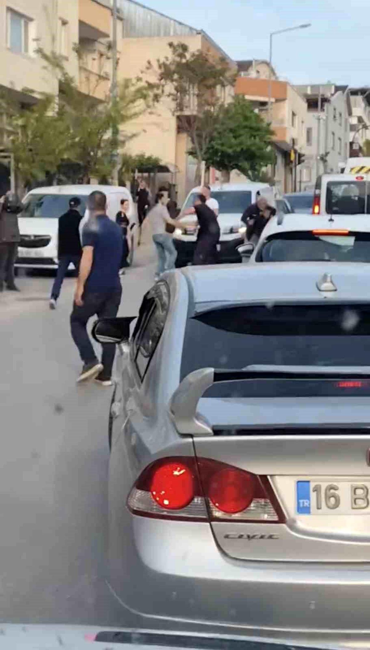 Bursa\'da Trafik Kavgası Döner Bıçakla Büyüdü