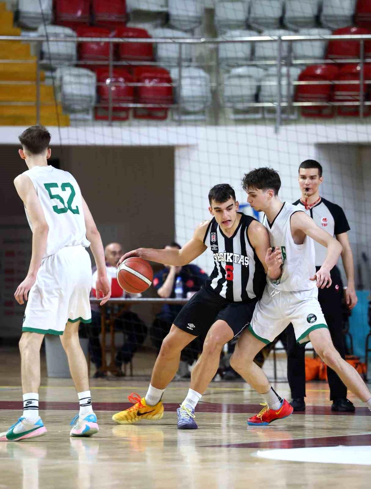 U-18 Türkiye Basketbol Şampiyonası\'nda Yarı Finaller Belli Oldu