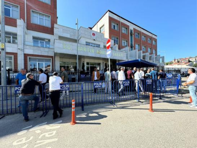 Bir ilimiz ayakta! 13 yaşındaki kız çocuğunu istismar eden 33 kişi tutuklandı