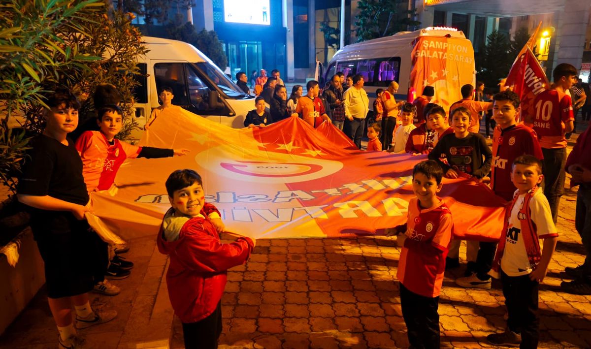 Galatasaray Şampiyonluğunu Artvin\'de Kutladı