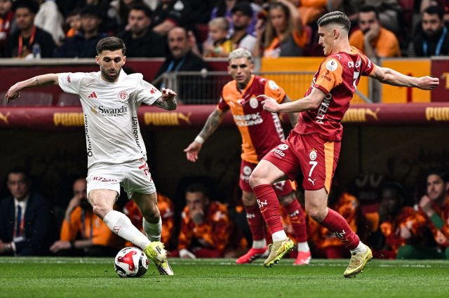 Aslan'dan müthiş geri dönüş! Süper Lig'de şampiyon Galatasaray