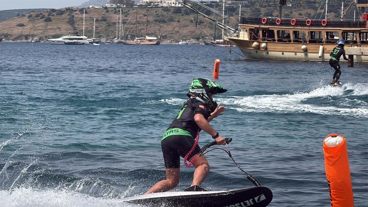 Bodrum\'da Su Jeti ve Motosurf Şampiyonası Başladı