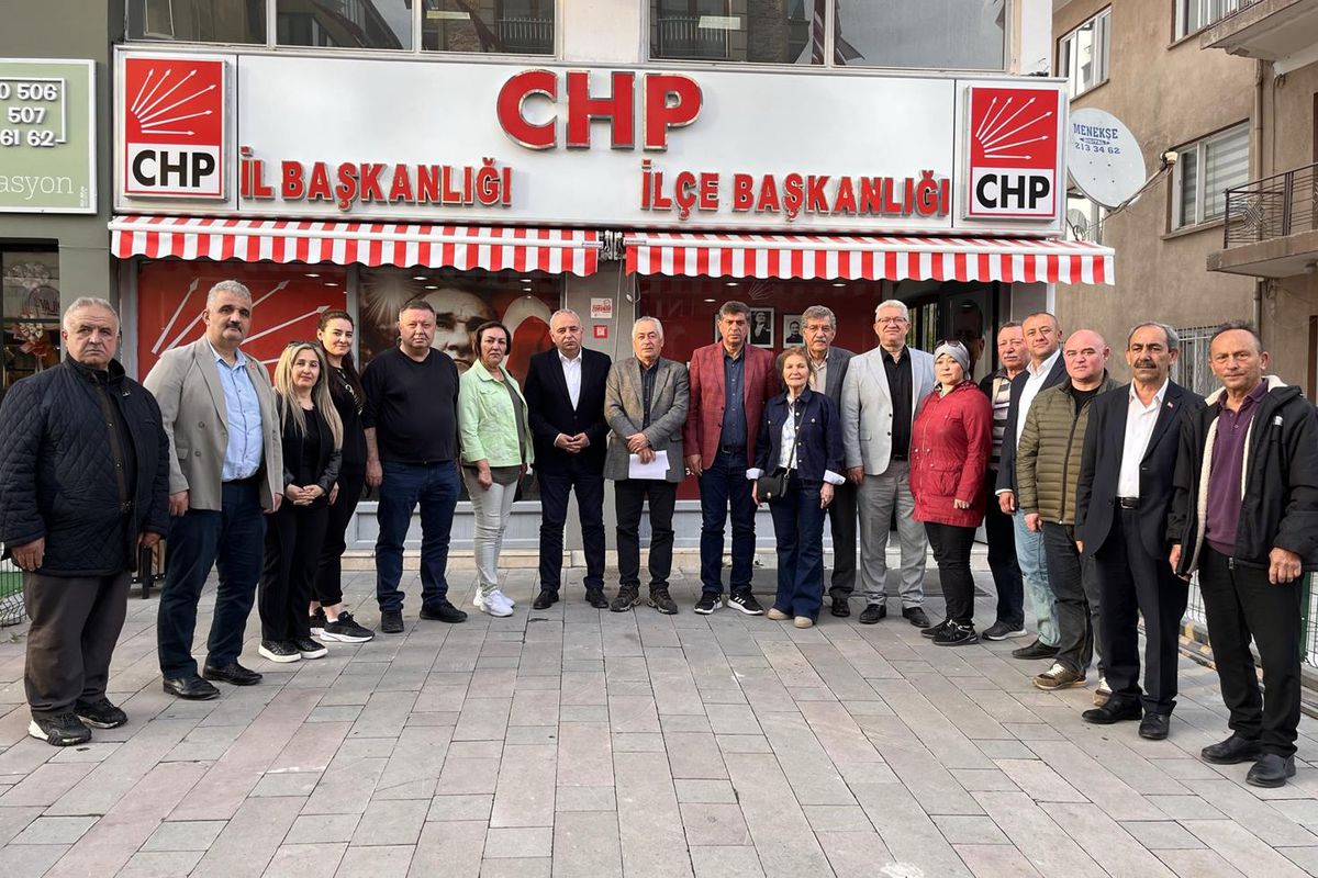 Burcu Köksal\'ın AK Parti\'ye geçişi meclisi de ikiye böldü: CHP çoğunluğu kaybediyor