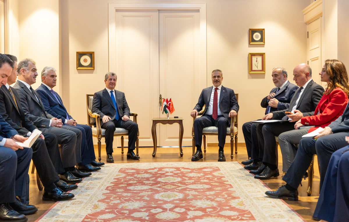 Hakan Fidan ve Mesrur Barzani İstanbul\'da Bir Araya Geldi