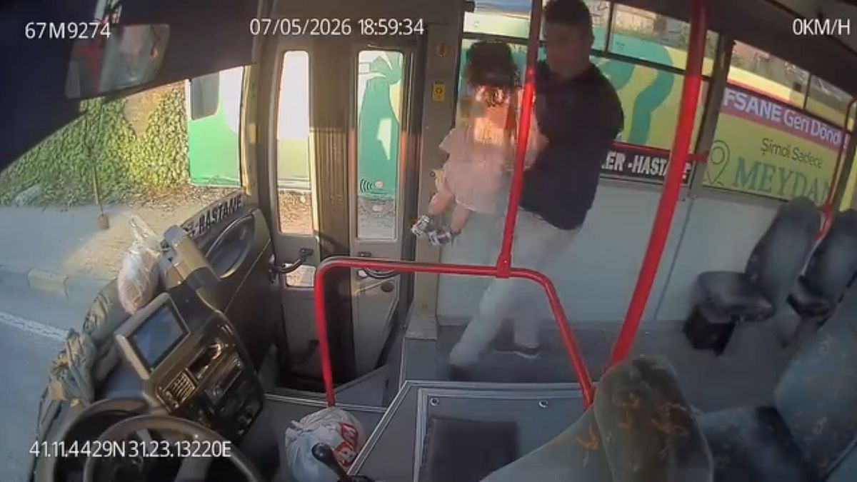 Otobüste Unutulan 2 Yaşındaki Kız Çocuğu Kurtarıldı