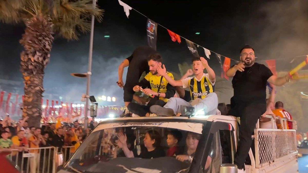 Galatasaray\'ın 26. Şampiyonluğu Aydın\'da Kutlandı