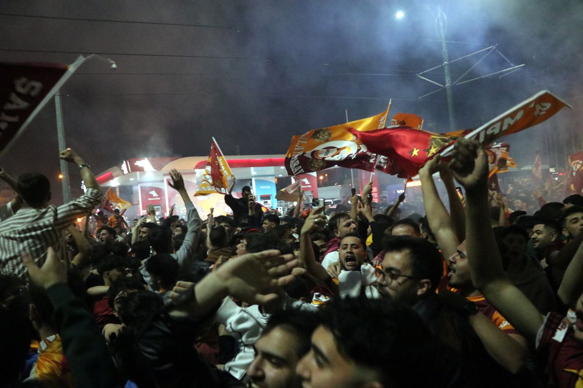 Galatasaray 26. Şampiyonluğunu Coşkuyla Kutladı