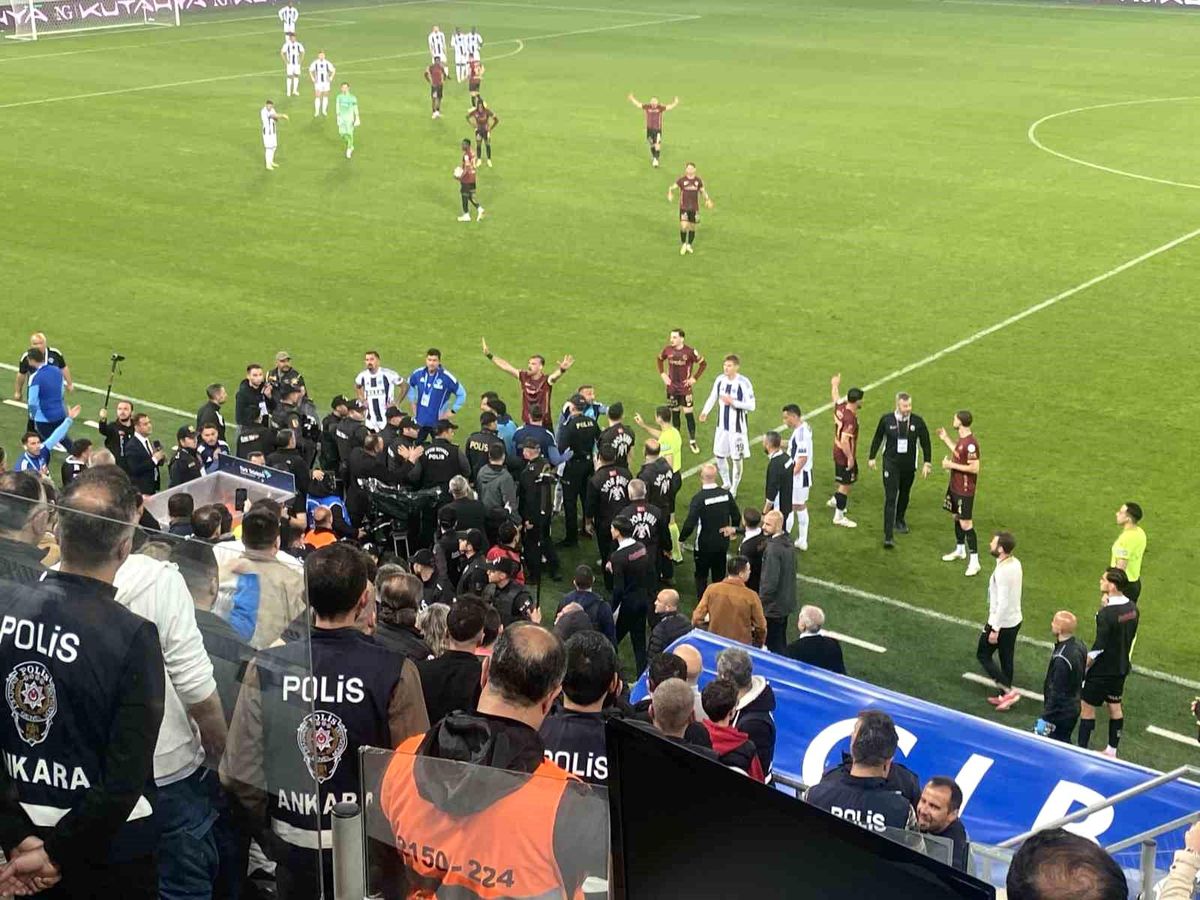 Gençlerbirliği-Kasımpaşa Maçında Gerilim