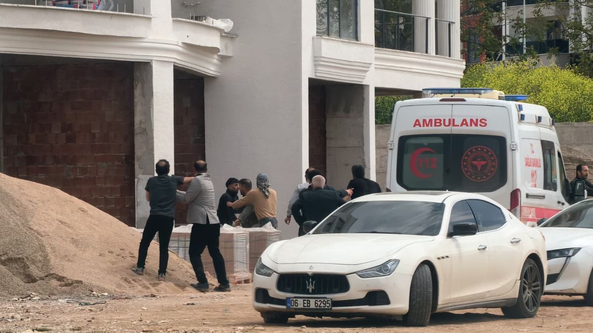 İnegöl\'de İnşaatta Kavga: 5 Yaralı