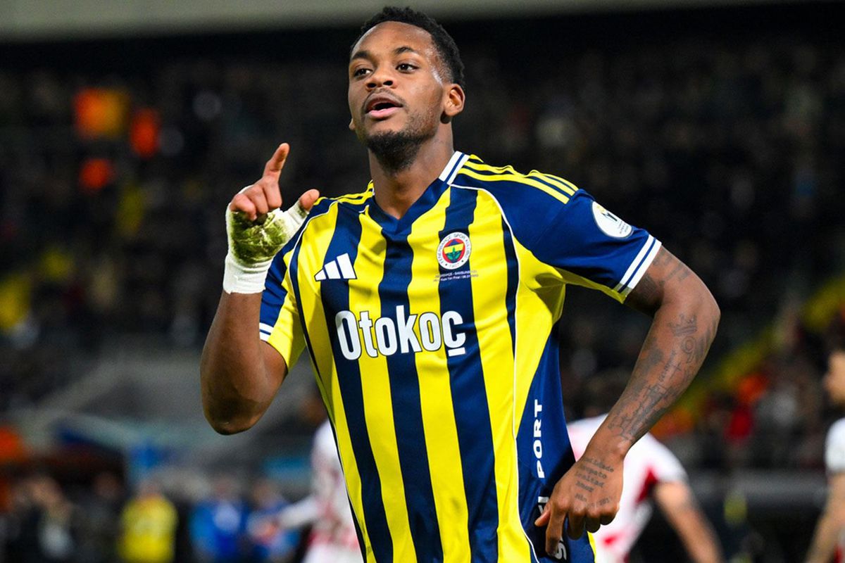 Jhon Duran\'dan Fenerbahçe taraftarını çıldırtan hareket