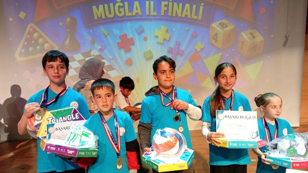 K&ouml;yceğizli &ouml;ğrenciler Akıl ve Zeka Oyunları Turnuvası il finaline damga vurdu
