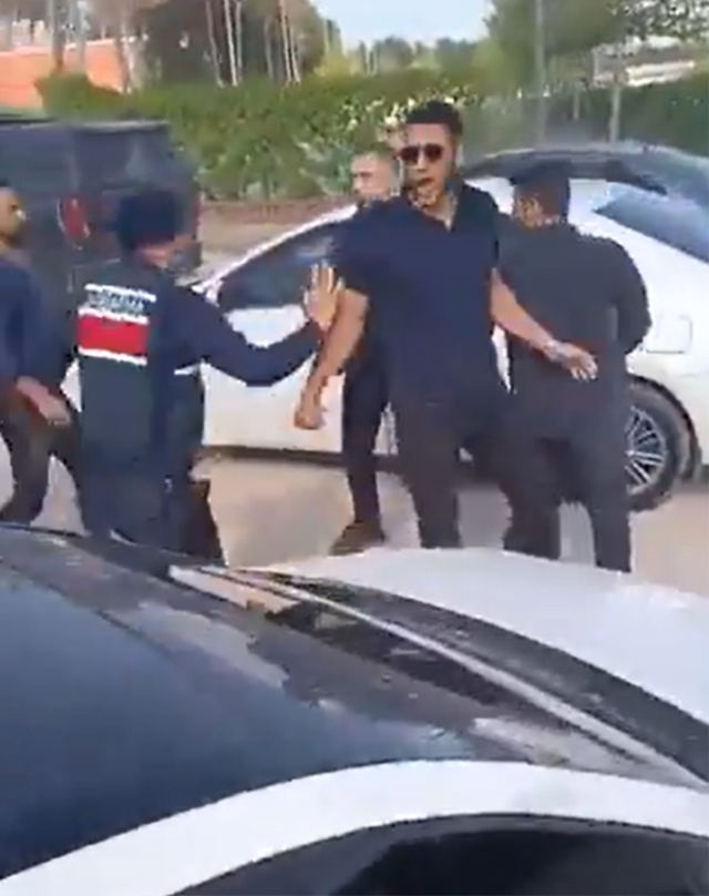 Manifest grubunun konserine Gaziantep'te mehterli ve konvoylu protesto