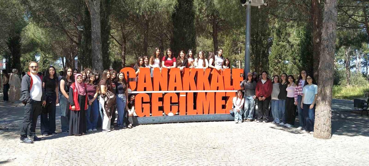 Menteşeli Gençler \'Bir Destandır Çanakkale\' ile Tarihi Yarımadayı Ziyaret Etti