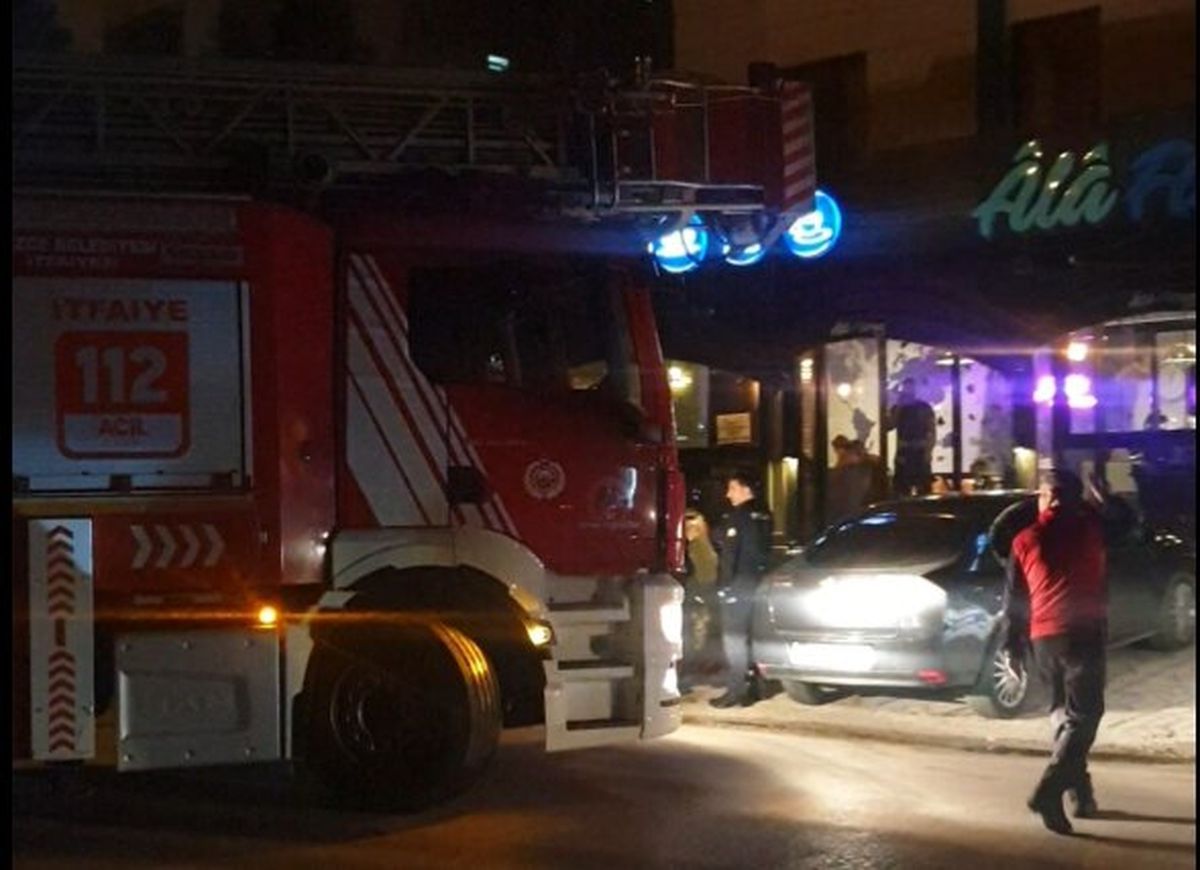 Düzce\'de Mutfaktaki Yangın Apartmanı Dumana Boğdu