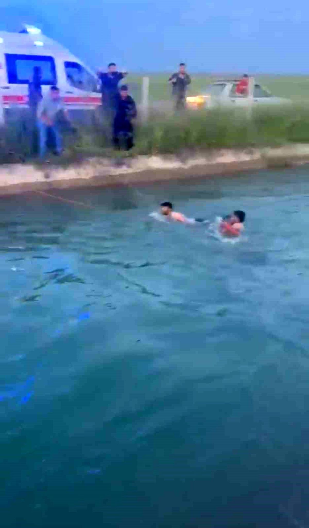 Şanlıurfa\'da Sulama Kanalına Düşen Kadınlar Kurtarıldı
