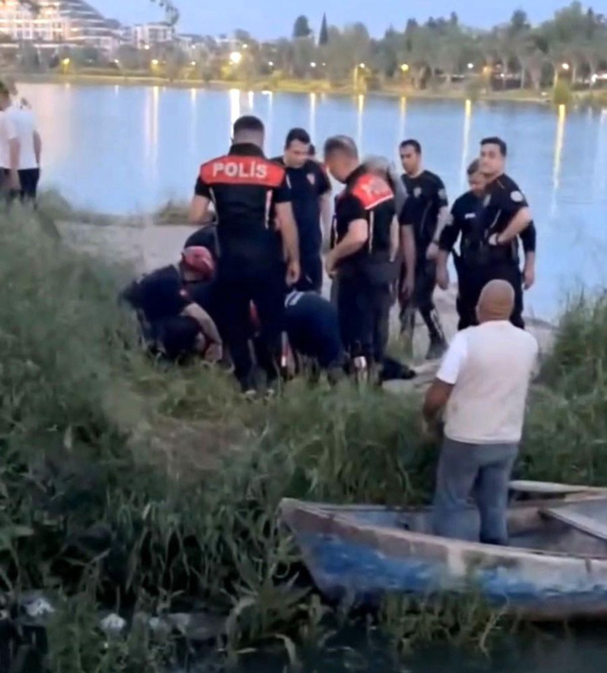 Adana\'da Nehre Düşen Kadın Kurtarıldı