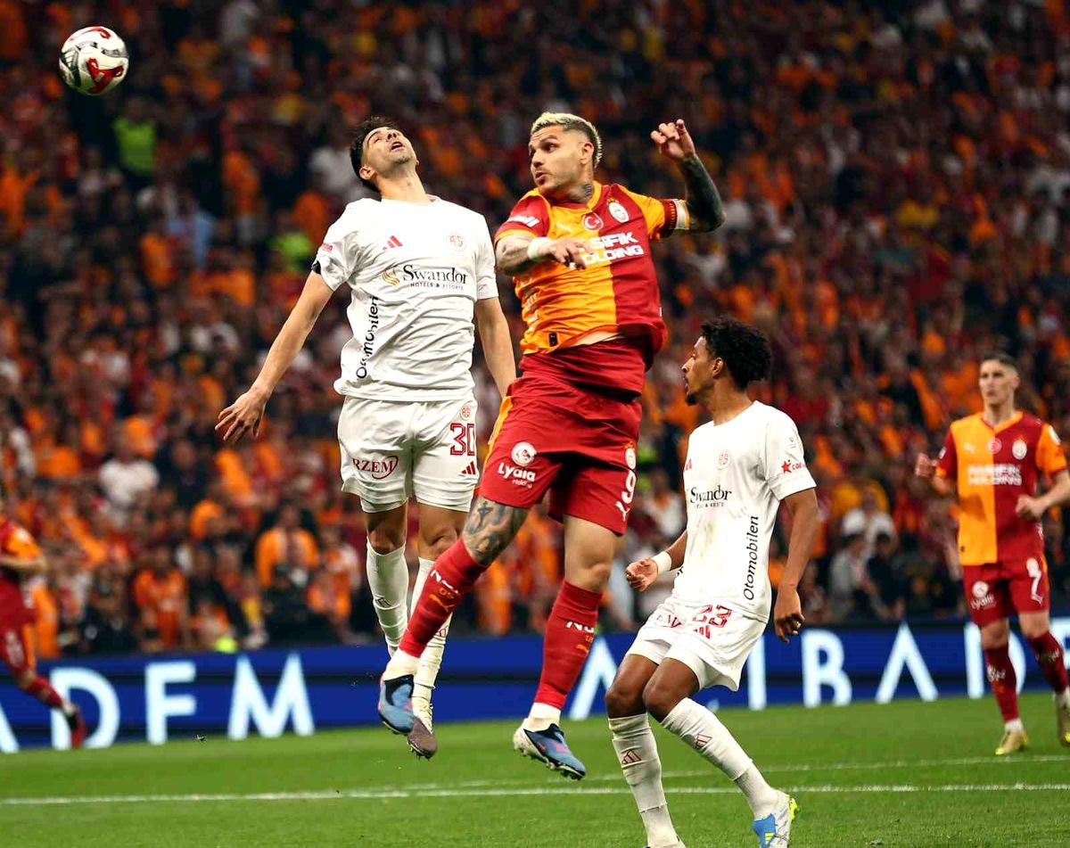 Galatasaray Şampiyonluk İlan Etti!