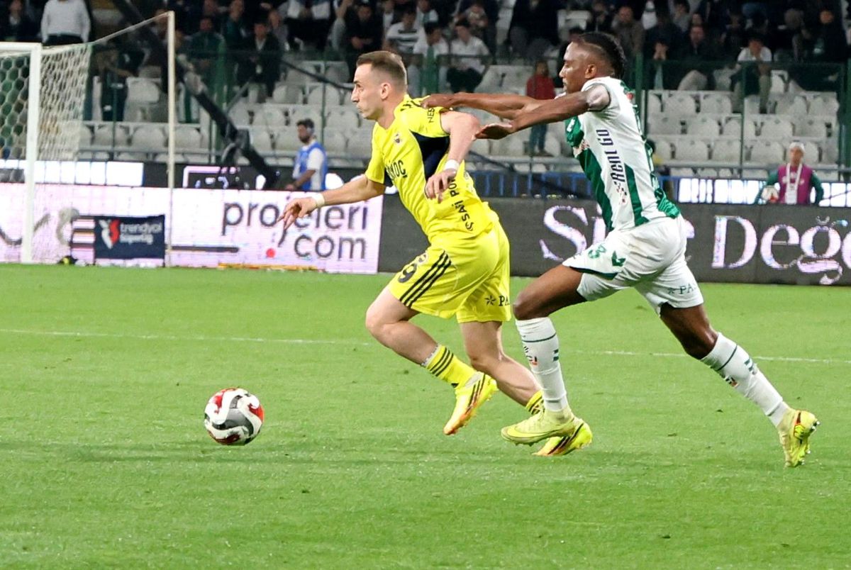 Konyaspor - Fenerbahçe: İlk Yarımda 0-1