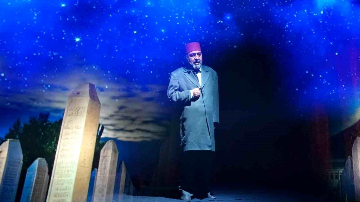 Karabük Üniversitesinde \'Firavunla Yüz Yüze\' Tiyatro Oyunu Sahnelendi