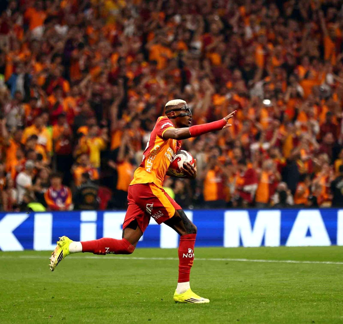 Osimhen\'in Önemli Golleri Galatasaray\'ı Taşıdı