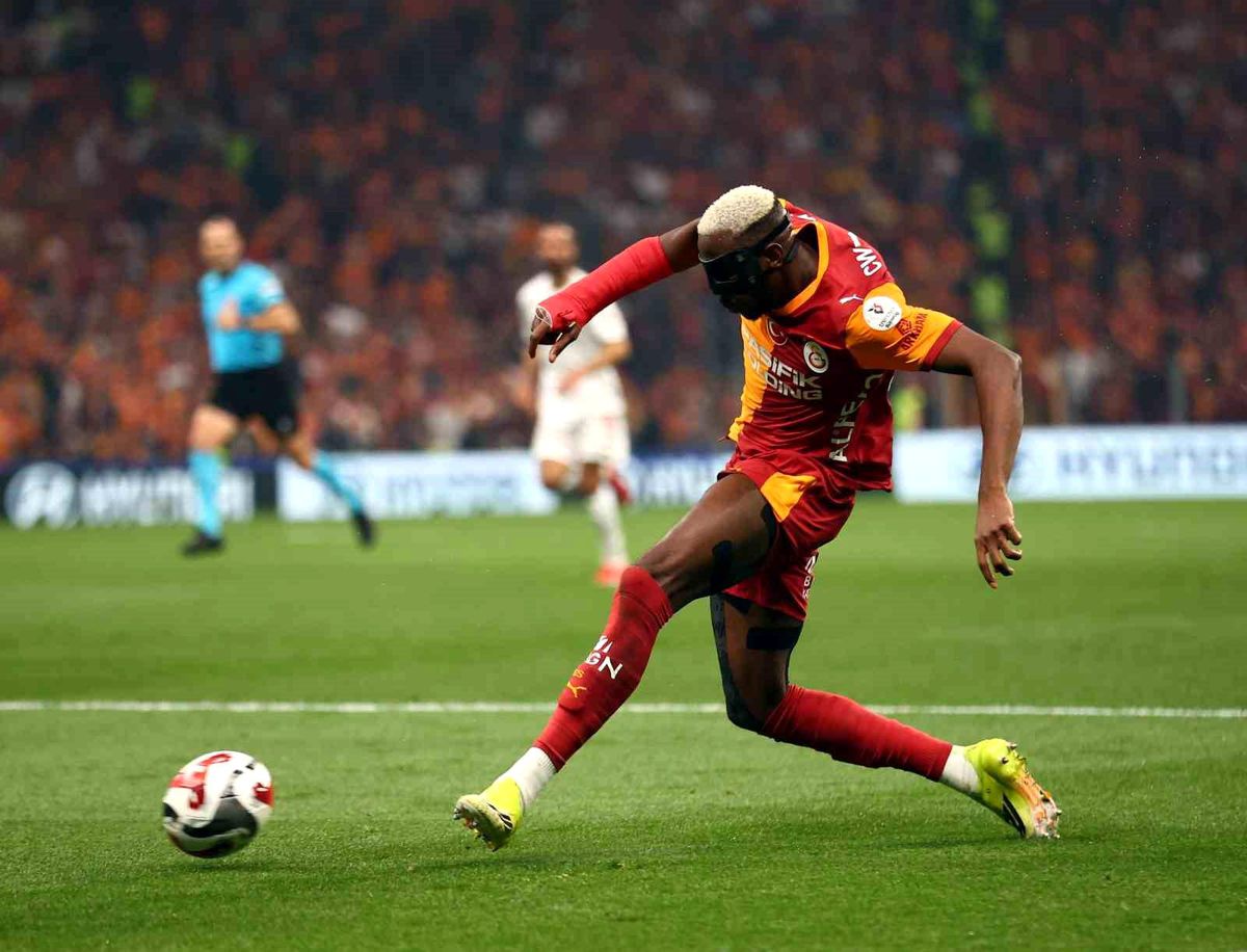 Osimhen Cezalı Duruma Düştü
