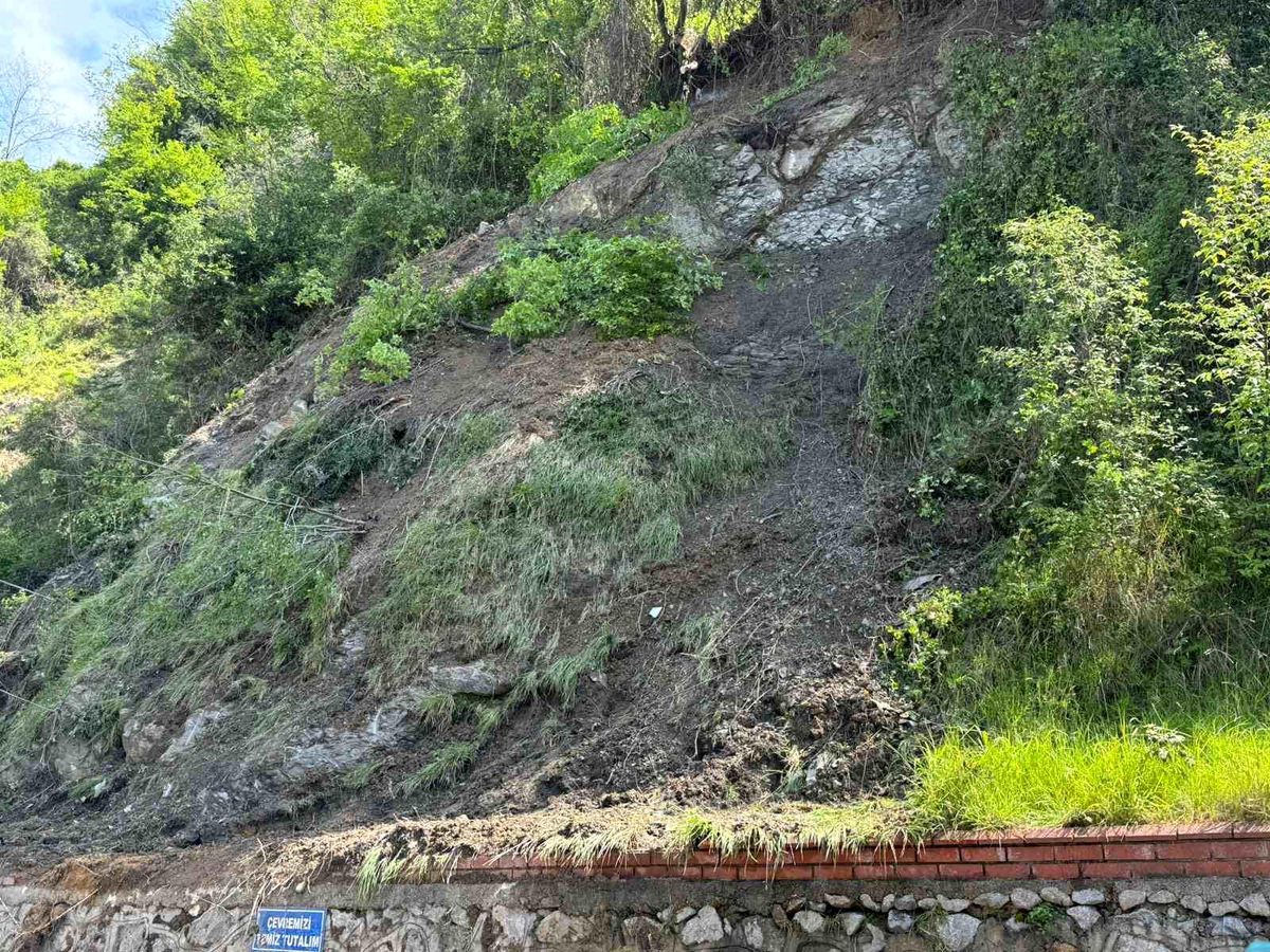 Zonguldak\'ta şehirlerarası terminalde heyelan