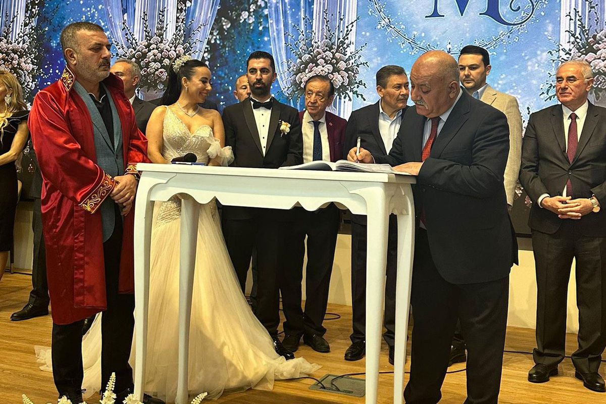 Ankara\'da siyaset, yargı ve iş dünyasının önemli isimlerini buluşturan düğün