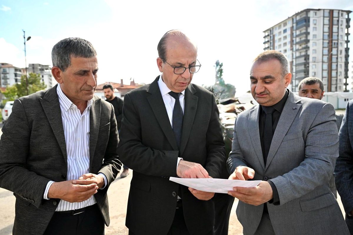 Başkan Geçit, Karakavak Mahallesindeki dönüşüm yatırımlarını inceledi