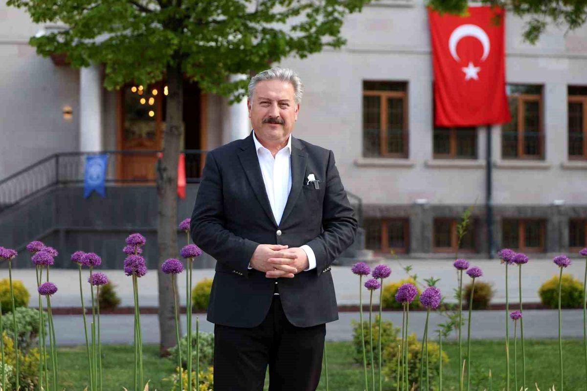 Başkan Palancıoğlu: "Annelerimiz kalplerimizin huzuru, güveli limanlarımız"