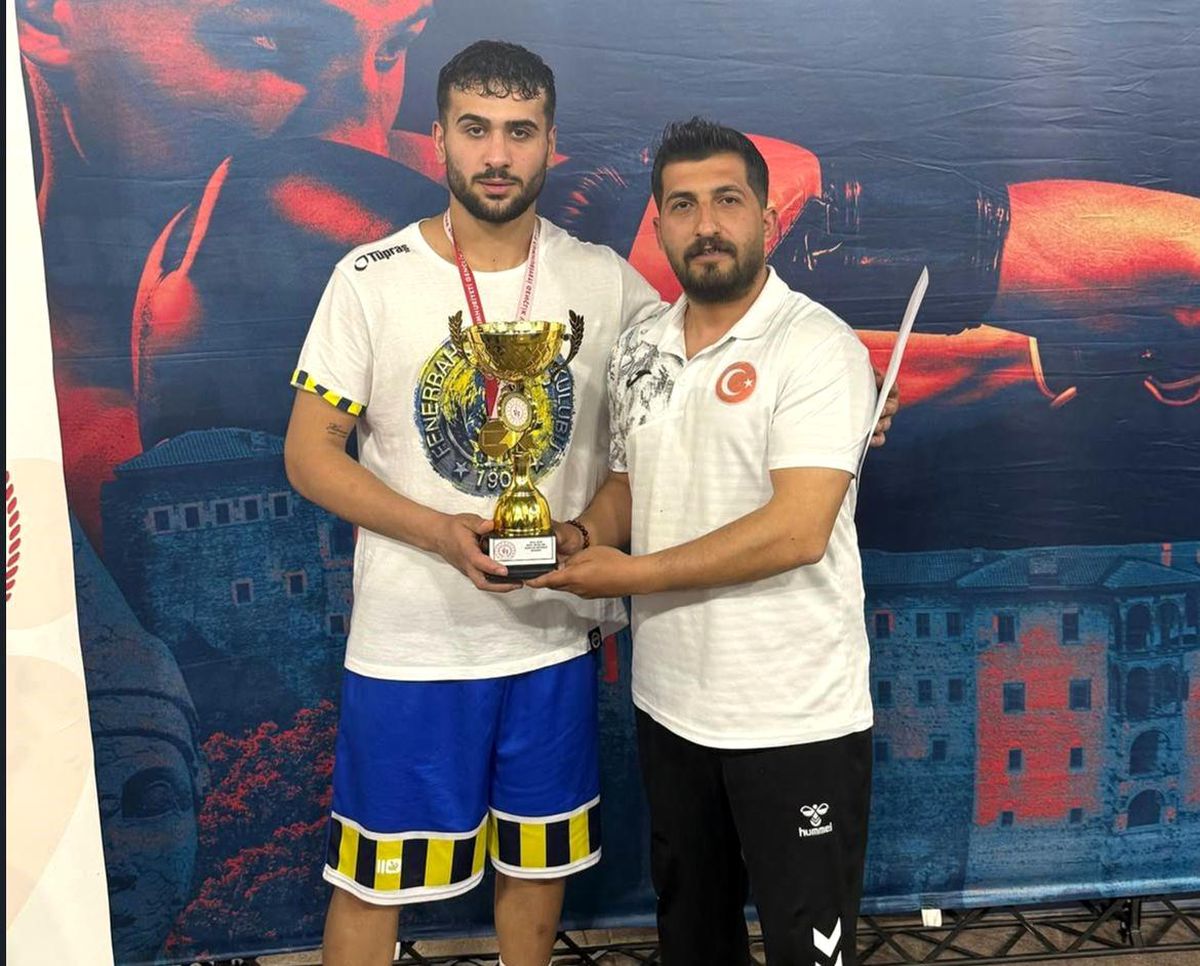 Bayburt\'tan Boks Şampiyonu