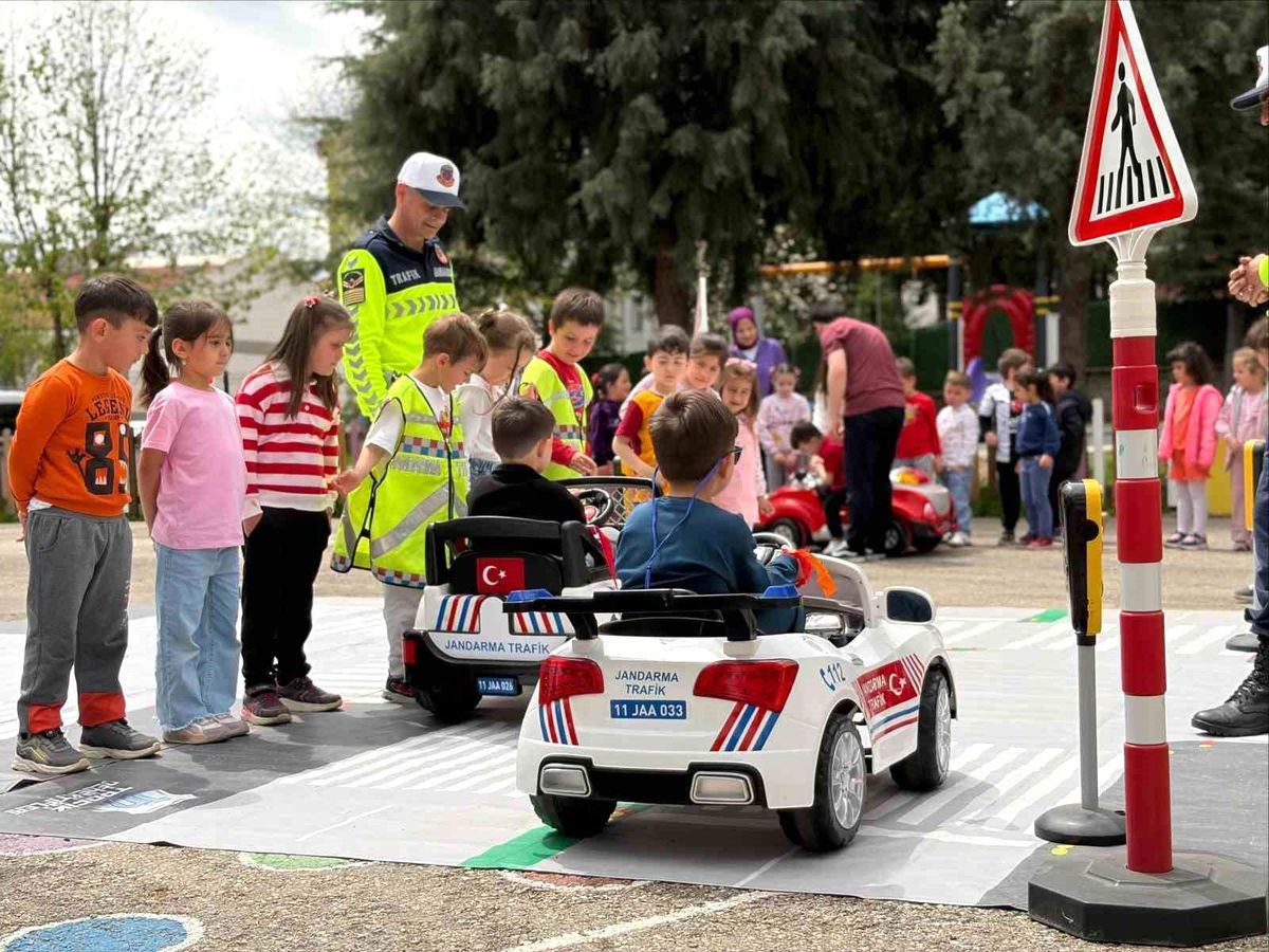 Bilecik\'te Öğrencilere Trafik Eğitimi